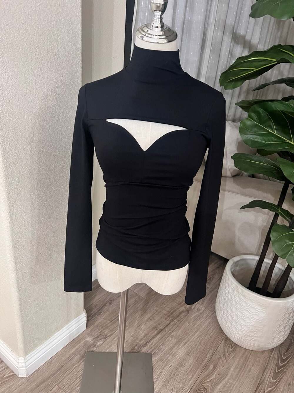 Susana Monaco Black Cut Out Mockneck Long Sleeve Top Size XS